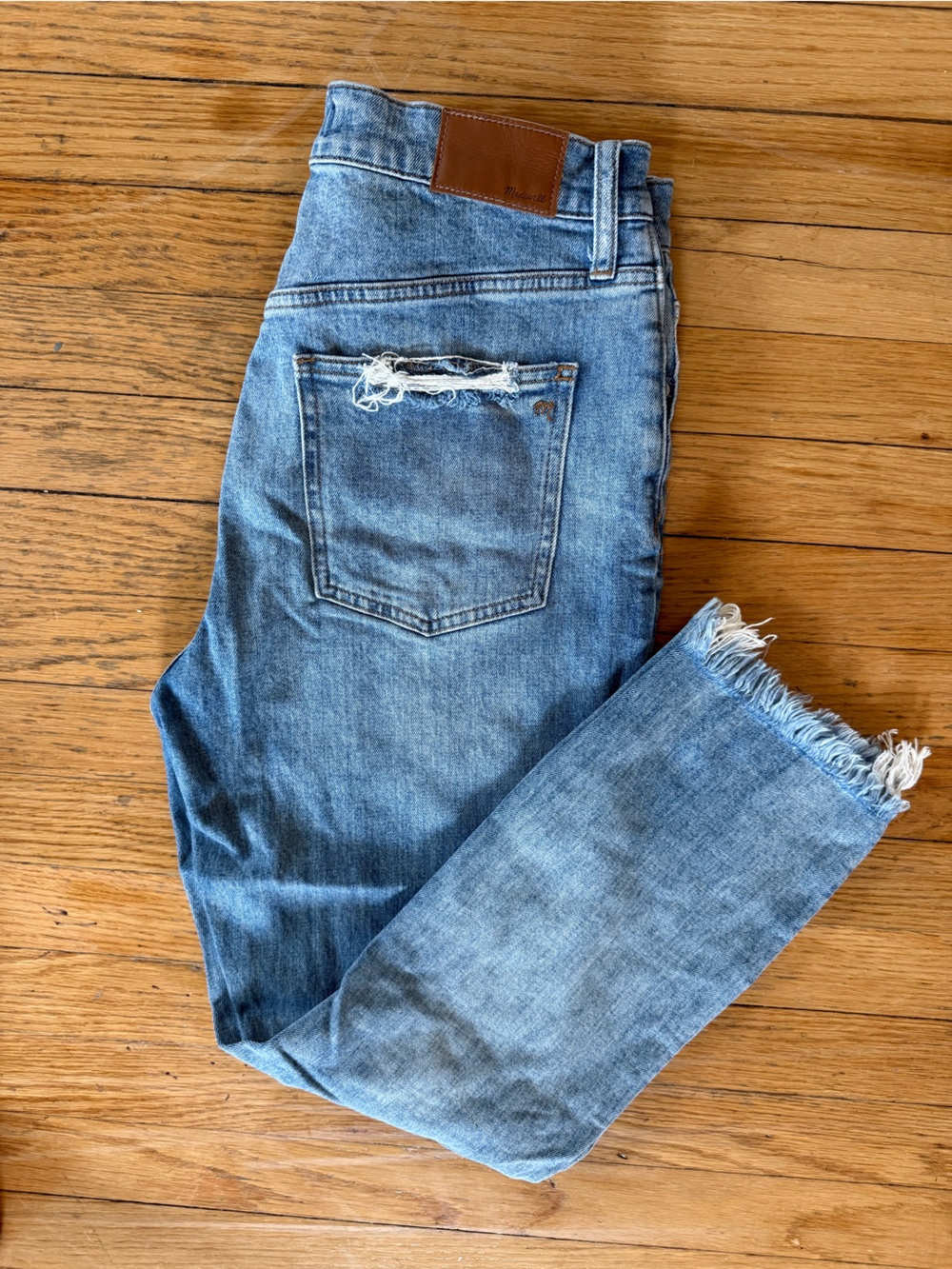 Madewell Women's Straight Leg Jeans in Light Blue with Frayed Hem